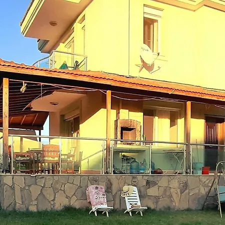 Family Friend Poolbbq 3b1 Alacati Cesme * Ildiri
