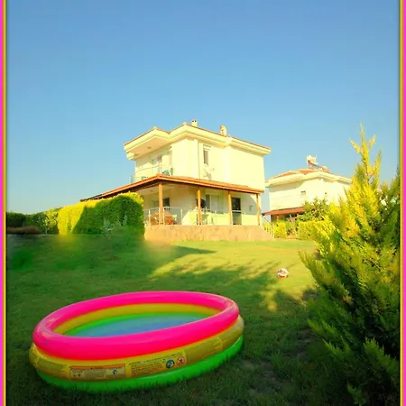Villa Family Friend Poolbbq 3b1 Alacati Cesme