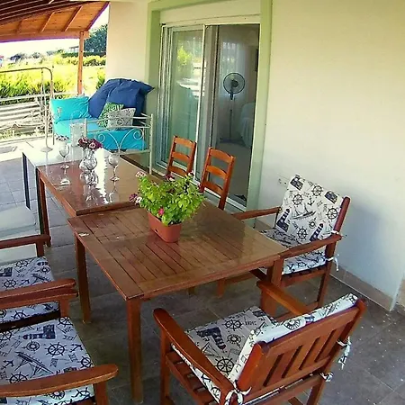 Family Friend Poolbbq 3b1 Alacati Cesme Ildiri