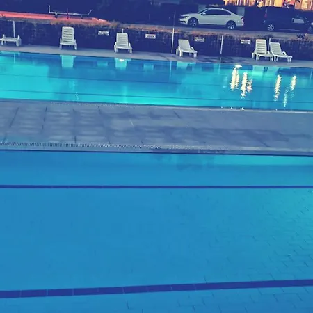 Family Friend Poolbbq 3b1 Alacati Cesme *