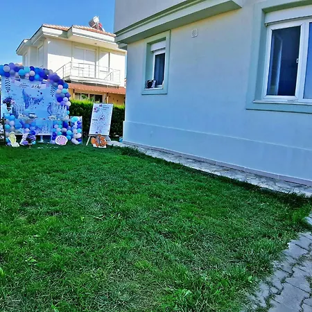 Family Friend Poolbbq 3b1 Alacati Cesme Ildiri